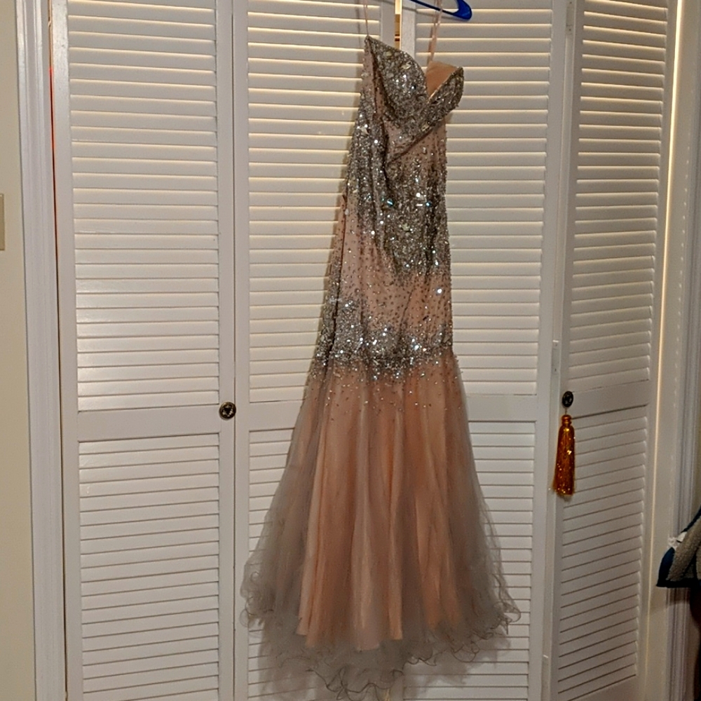 Strapless formal/prom dress